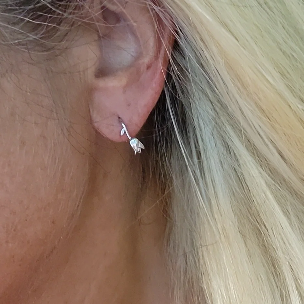 🔥LAST PAIR🔥 STERLING SILVER TULIP HUGGIES